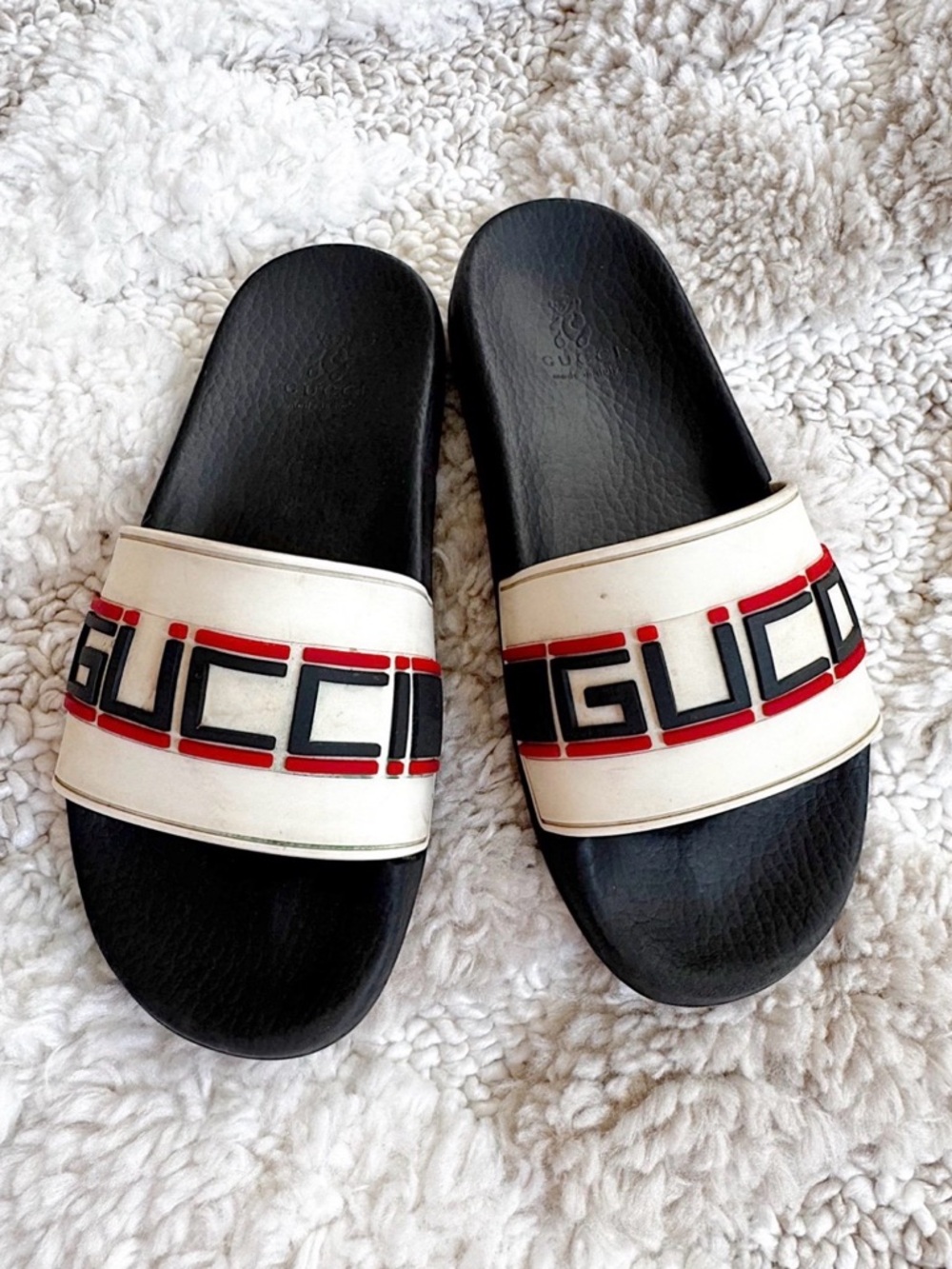 Gucci kids logo rubber pool slides boys girls sz 33